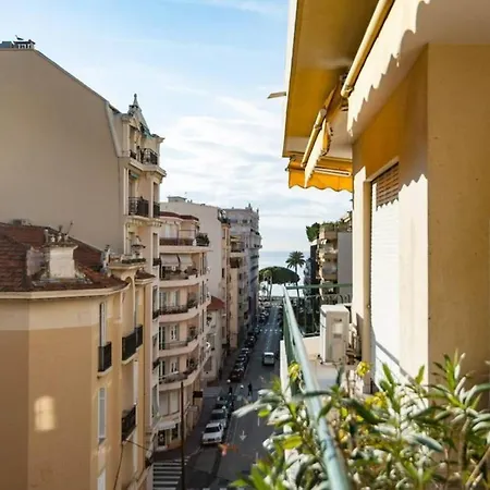 ✌ City Center ✌ Ultra-modern 1-bedroom With Terrace Lejlighed *
