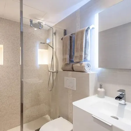 Lejlighed ✌ City Center ✌ Ultra-modern 1-bedroom With Terrace Cannes