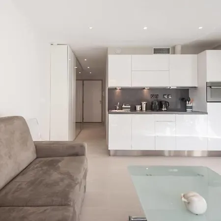 ✌ City Center ✌ Ultra-modern 1-bedroom With Terrace Lejlighed Cannes