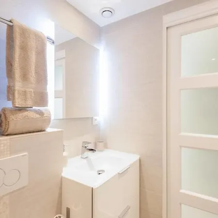 ✌ City Center ✌ Ultra-modern 1-bedroom With Terrace *